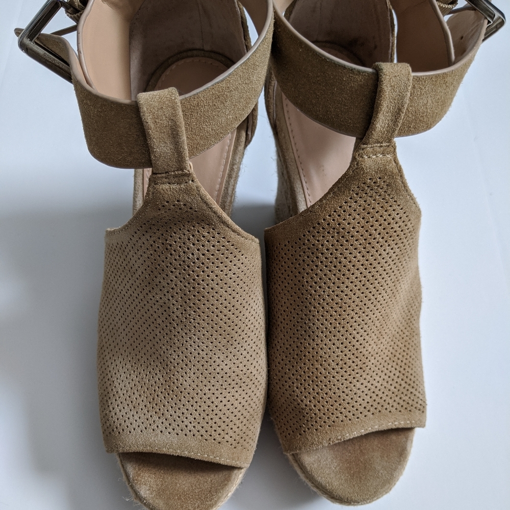 Marc Fisher Wedges (6.5)